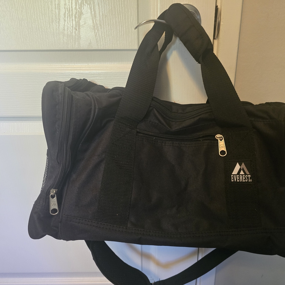 Everest Black Duffel Bag for Men